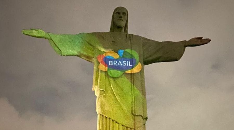 Nuestro Brasil está con "S"