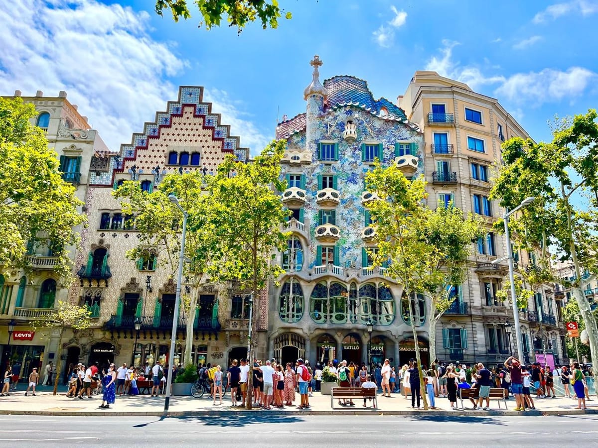 "Barcelona és bona si la bossa sona". Reflexiones sobre las razones y consecuencias de la financiarización turística de la ciudad.