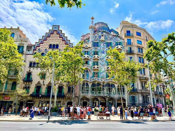 "Barcelona és bona si la bossa sona". Reflexiones sobre las razones y consecuencias de la financiarización turística de la ciudad.